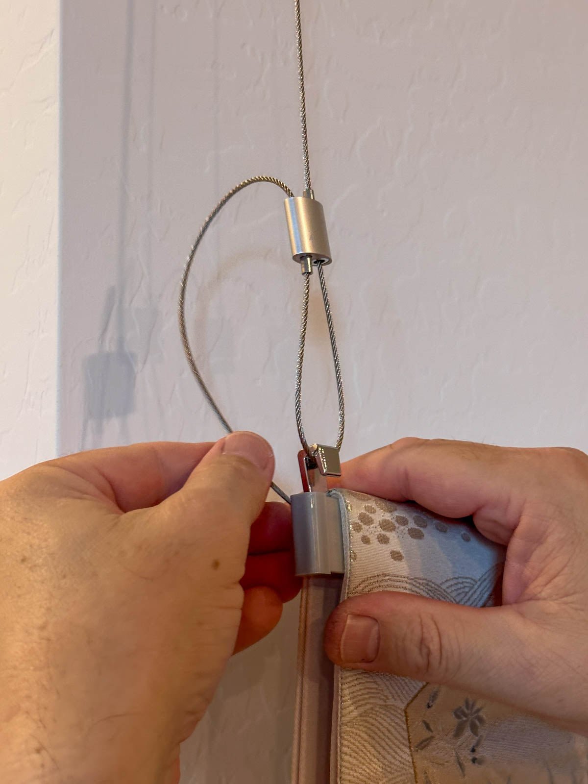 Long wire makes it perfect for Wall Art Hanging System for high ceiling.