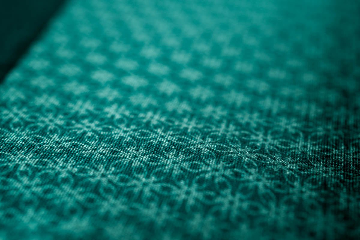 Home Decor, Wall Art, Craft, Remake project - Japanese Kimono Roll 100% Silk - Green