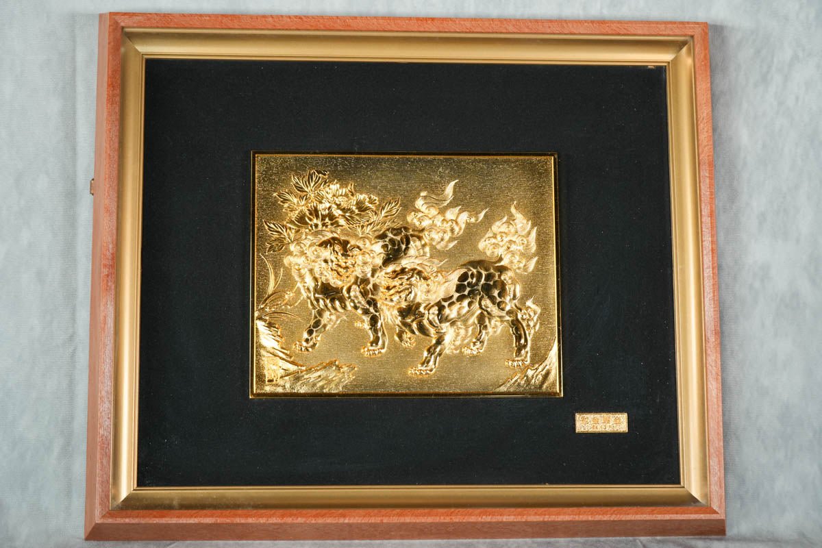 Discover the allure of this 24K Gold plated Japanese National Treasure Wall Art featuring two Oriental Lions inspired by 'Kara Shishi-zu Byobu.