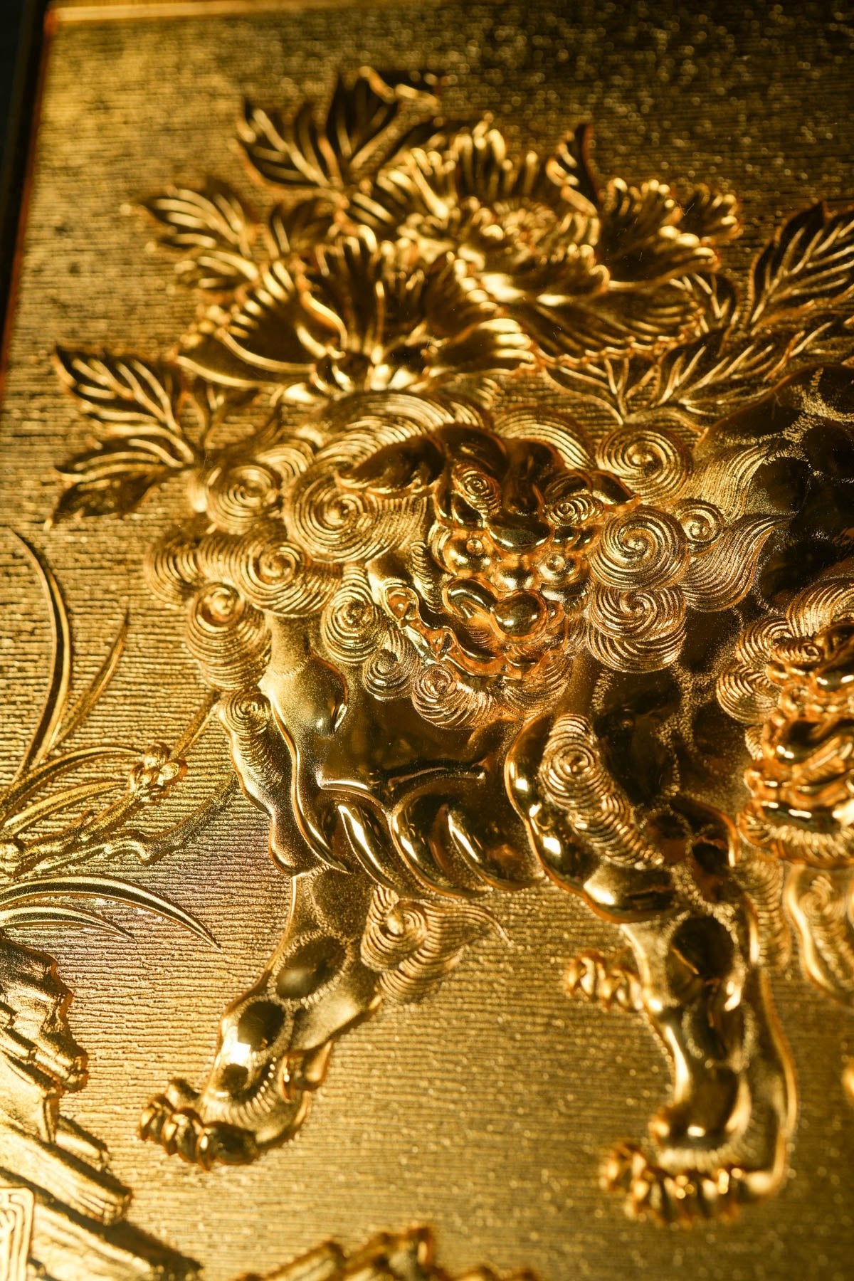 Experience the allure of this 24K Gold plated Japanese National Treasure Wall Art, adorned with two Oriental Lions inspired by 'Kara Shishi-zu Byobu.' Enrich your Room Decor with the spiritual symbolism of Oriental Lions, perfect for Home Decor aficionados and Interior Design enthusiasts