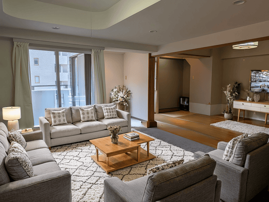 Niseko long stay luxury Condo in Sapporo Hokkaido, Otaru Furano, Optional rental 4wd van 