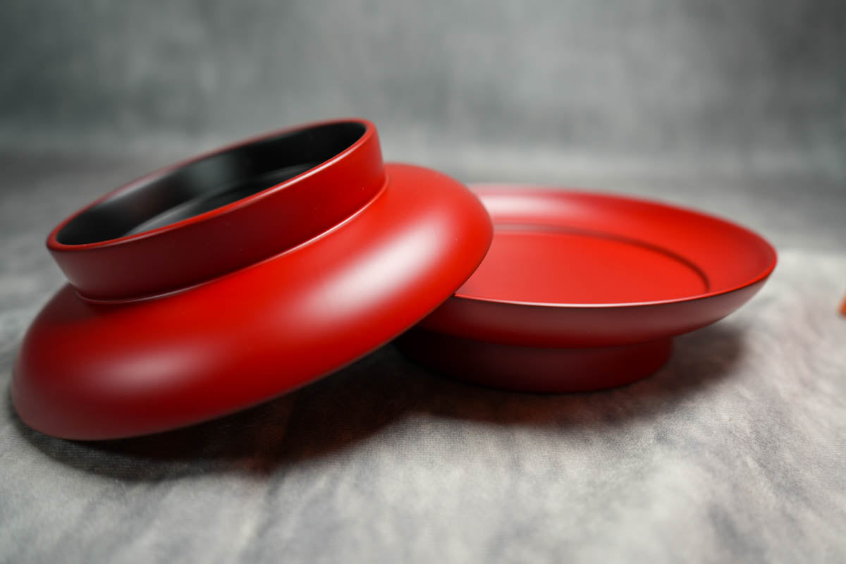 "Carefully handmade by two artisans, this beautiful vermilion lacquerware, finished with an elegant matte texture, with the essence of Japanese traditional craftsmanship.