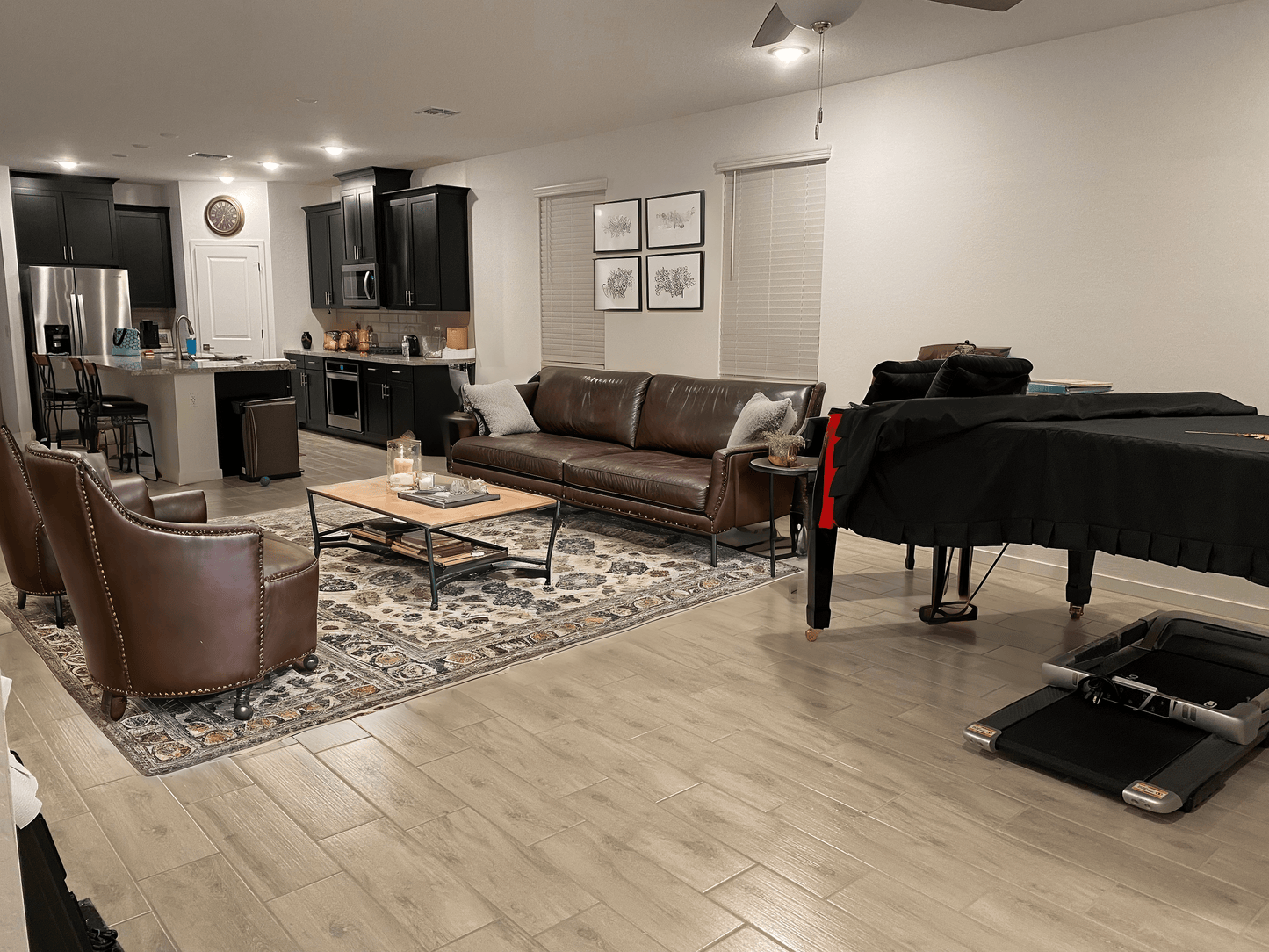 Grand piano home rental
Short-term rental for musicians
Music-friendly vacation home
Vacation home with grand piano