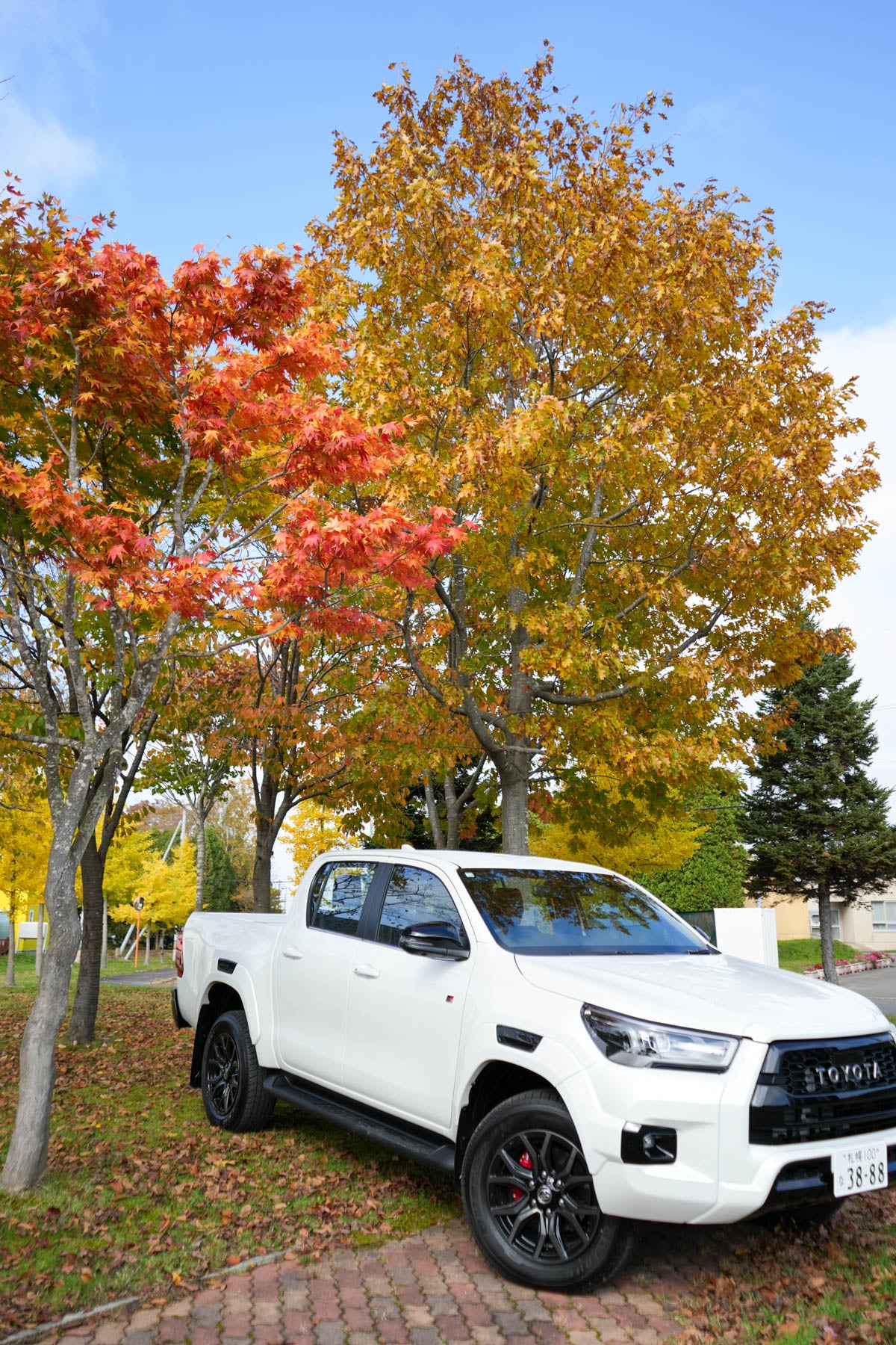 Toyota Hilux 4WD Rental car in Hokkaido - Niseko - Furano - Sapporo