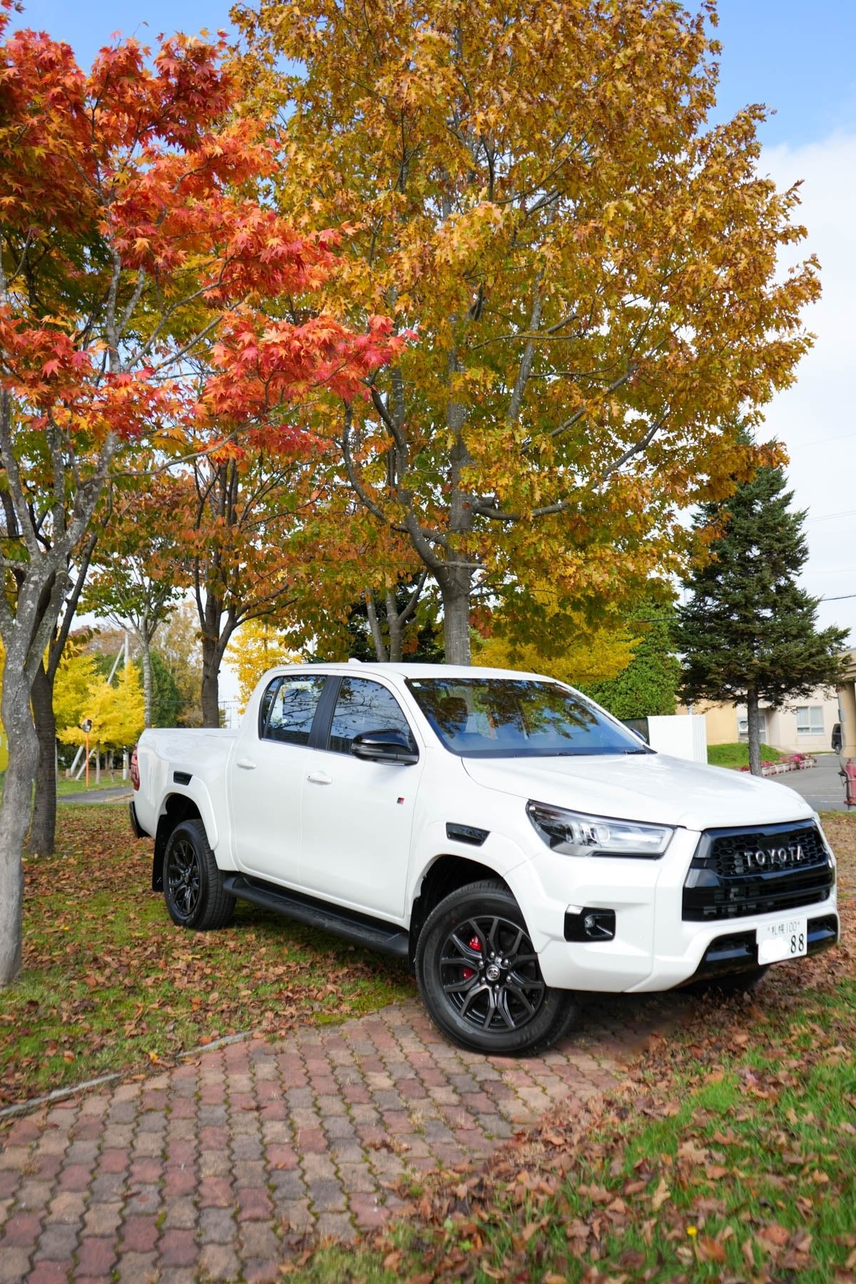 Toyota Hilux 4WD Rental car in Hokkaido - Niseko - Furano - Sapporo